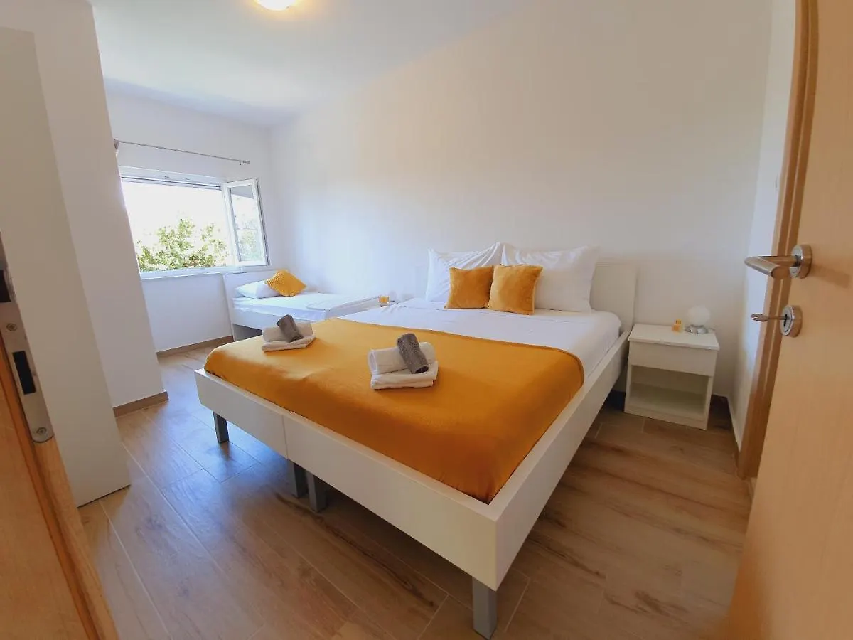 Apartment Apartmani Starigrad Paklenica - Danijel