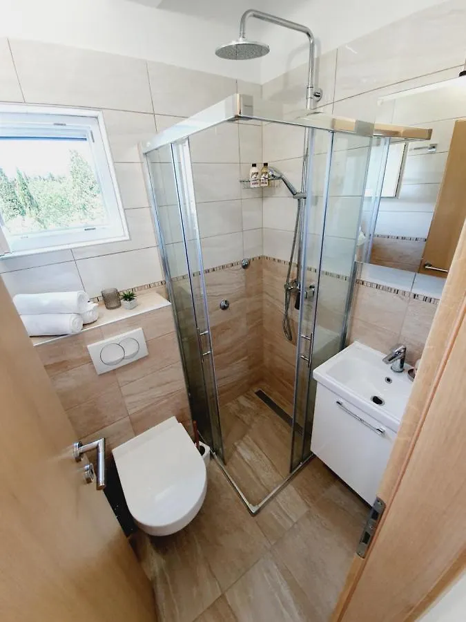 Apartmani Starigrad Paklenica - Danijel