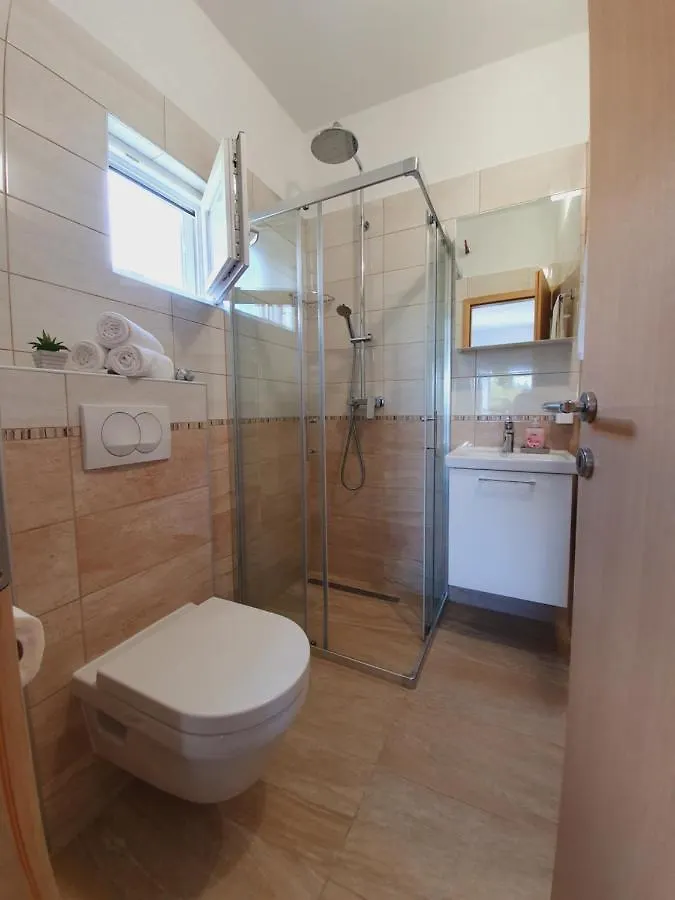 Apartmani Starigrad Paklenica - Danijel