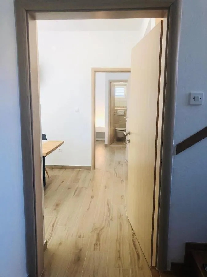 Apartmani Starigrad Paklenica - Danijel Lägenhet
